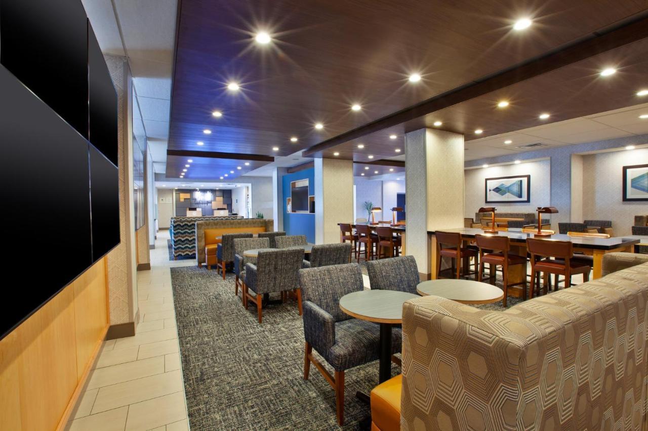 Holiday Inn Express Richmond - Midtown By Ihg Εξωτερικό φωτογραφία