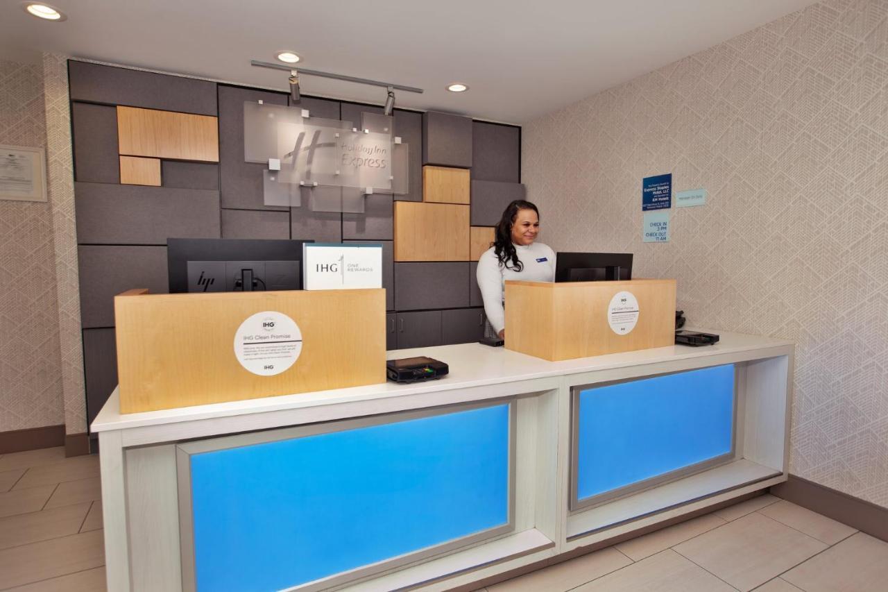 Holiday Inn Express Richmond - Midtown By Ihg Εξωτερικό φωτογραφία